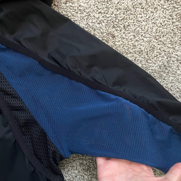 FP Movement Windbreaker - Picture 2 of 7